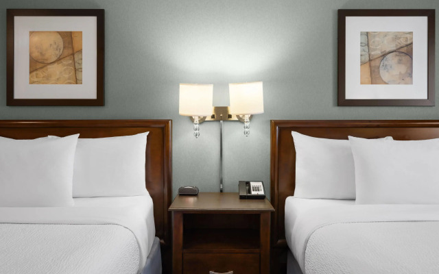 Ramada by Wyndham Saskatoon