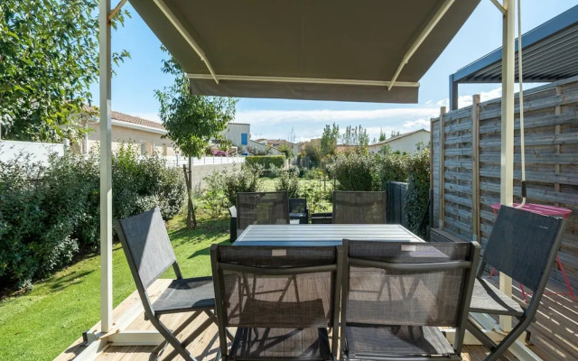 Peaceful Villa in Serignan