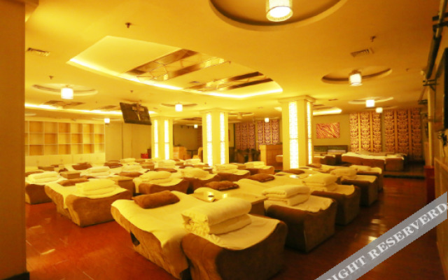 Grand Dragon Hotel