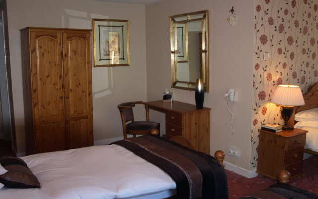 Clachan Cottage Hotel