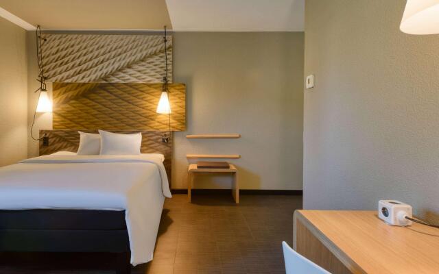 ibis Zurich City West