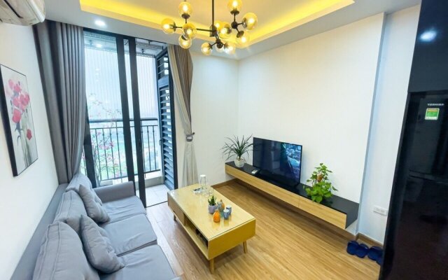 Canh Apartment in Vinhomes Green Bay