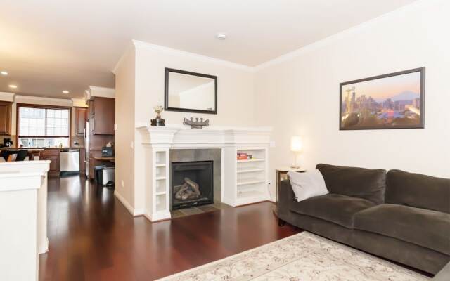 Modern Townhome in Heart of Seattle/capital Hill!