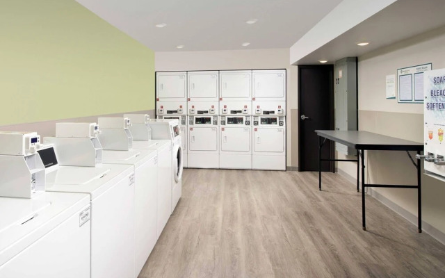 Woodspring Suites Wilmington Riverfront