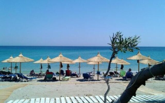 Minos Beach