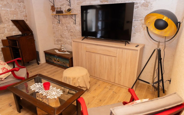 Traditional stone house Tonca