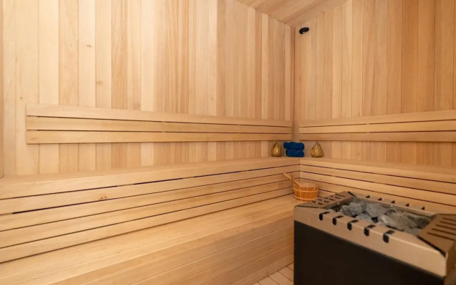 West Walk Retaj Hotel