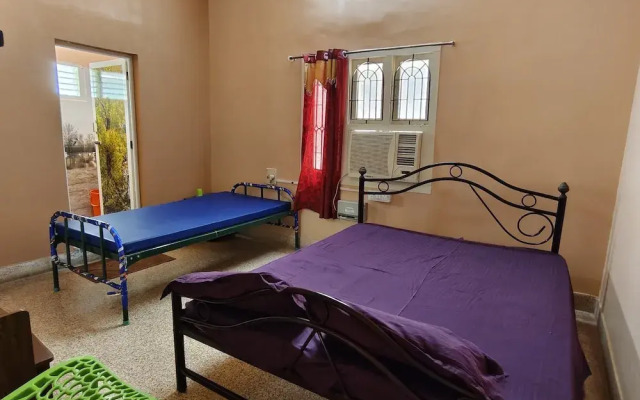 Square & Dormitory Stays