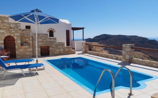 Venus Hill Studio with private pool by the sea