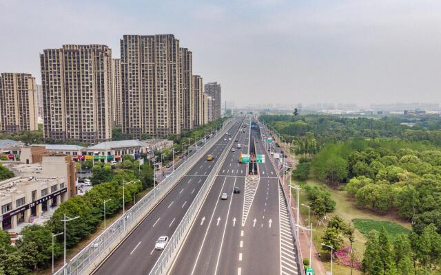 Elan Inn Suzhou Dongsha Lake Xinghua Street Light Luxury