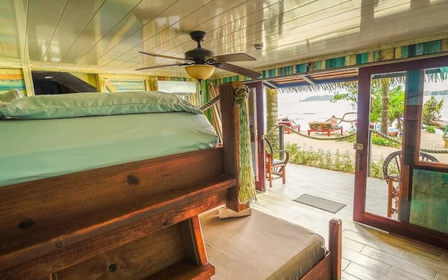 Skully's House - Hotel & Hostel