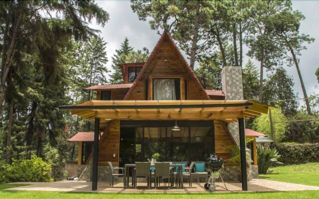 Valle de Bravo Family Retreat Cabin Surrounded by Nature