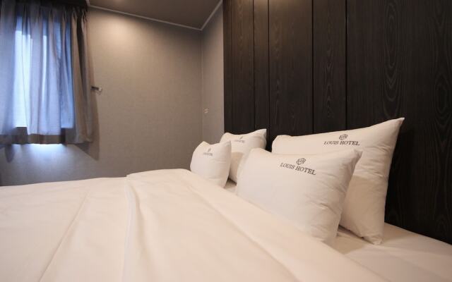 Louis Hotel
