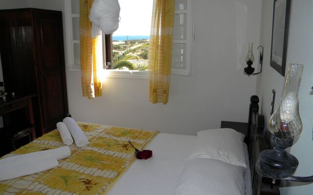 Faros Villa small hotel & restaurant