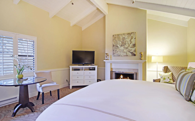 Carriage House Inn