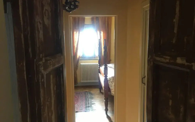 Borgo Santa Lucia, Casa Legnaia