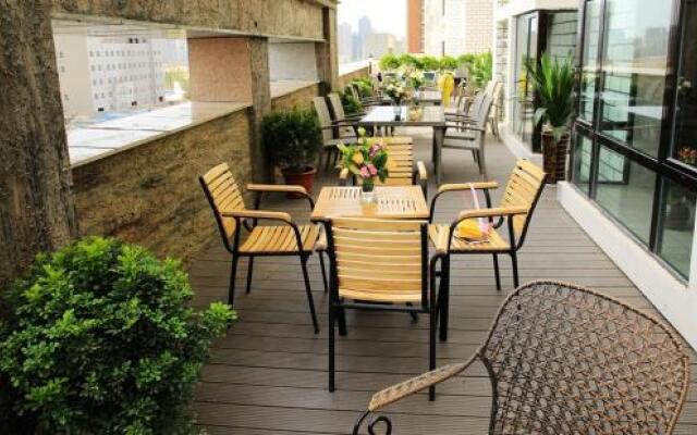 Kuerle Mingyue Crown Bouquet Hotel