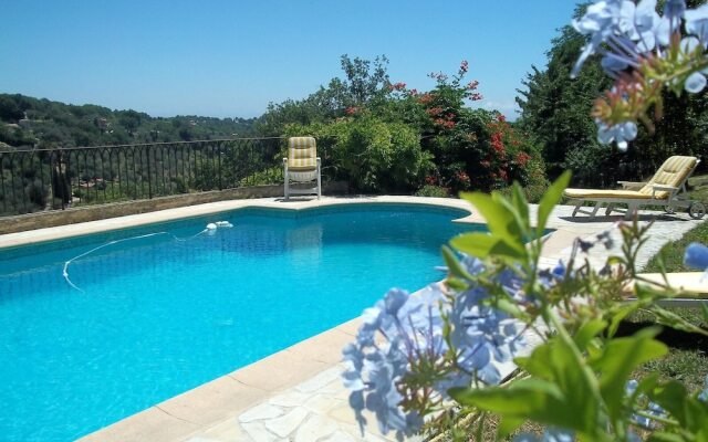 Apartment With 2 Bedrooms in Châteauneuf-grasse, With Private Pool, En