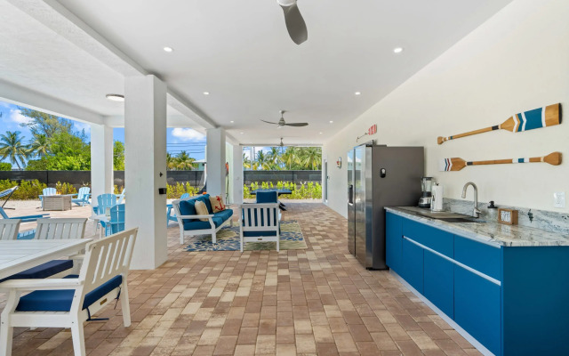 Paradise Point Pool Dock Lounges BBQ