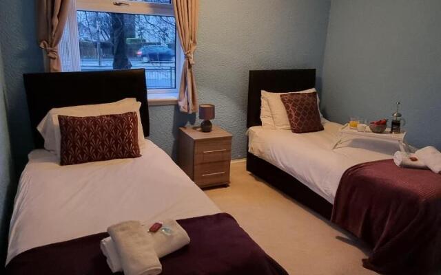 PREMIER - Whifflet Apartment