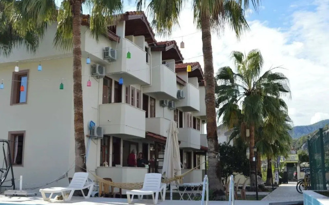 Erasmus Apart Hotel