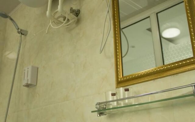 Lanting Business Hotel