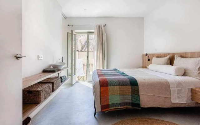 Velo Vern 3 Luxury penthouse w views of city wall