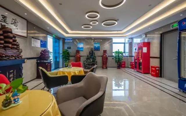 Rubik's Cube Hotel