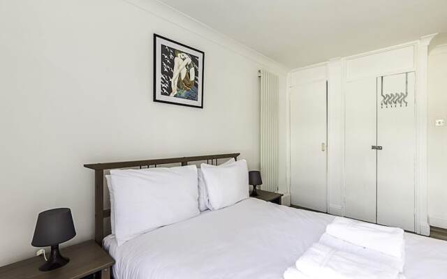 Cosy Angel Flat: Tube Nearby, Stunning Views!