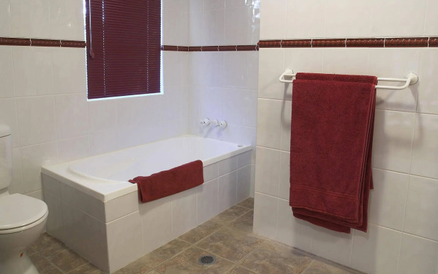 Kingfishers Manor @ Noosa