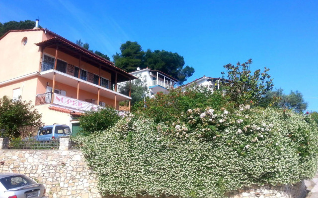 Tzaneria Apartments