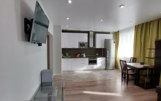 Апартаменты на Крылова 53/4