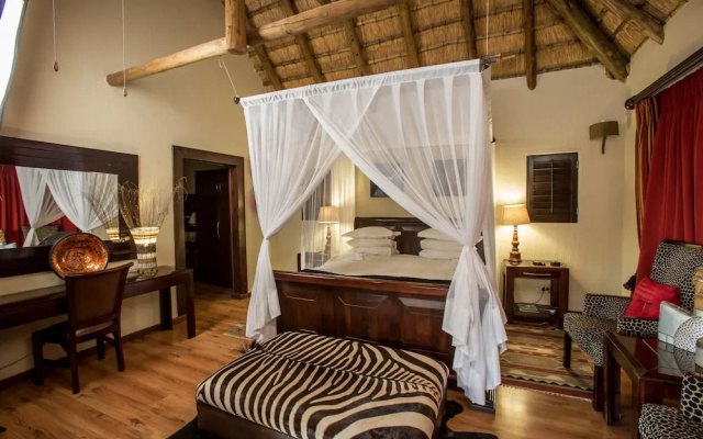 Umzolozolo Private Safari Lodge
