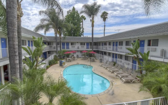 Motel 6 Los Angeles - Baldwin Park