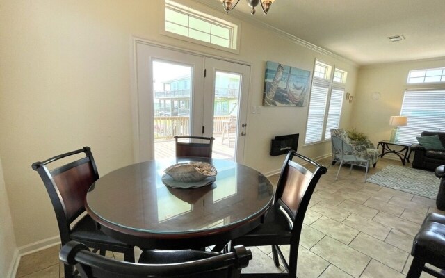 Mermaid Mansion 3 Bedroom Home by Redawning