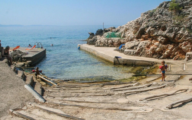 Nice Home in Potomje With Wifi and 3 Bedrooms