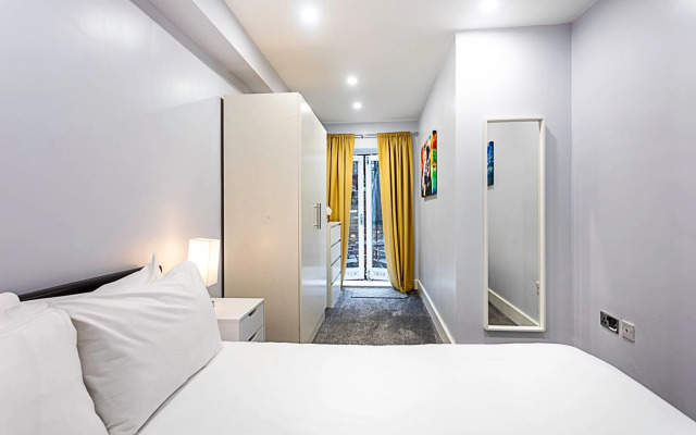 Bright Clapham Apartment