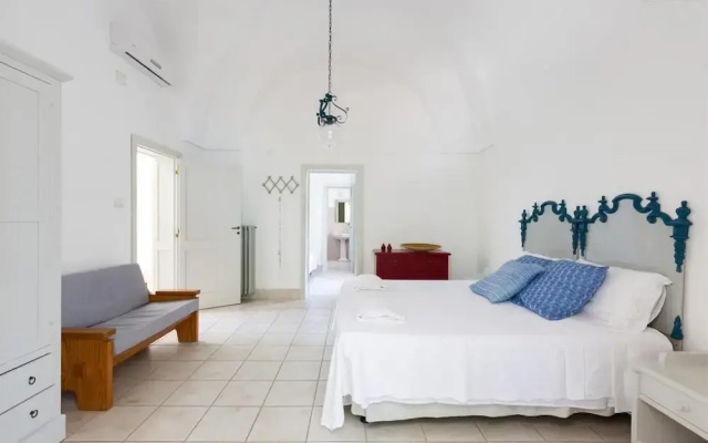 1675 Masseria Villa in Torre Specchia Ruggeri