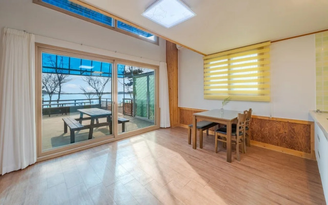 Yeongheungdo Rainbow Ocean View Pension