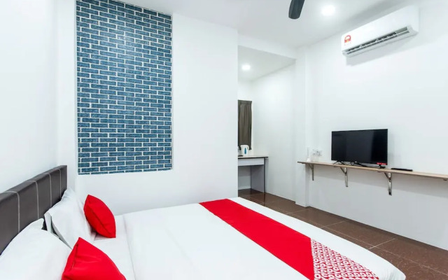 Weng Bee Guest House by OYO Rooms