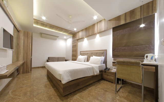 Hotel Summit