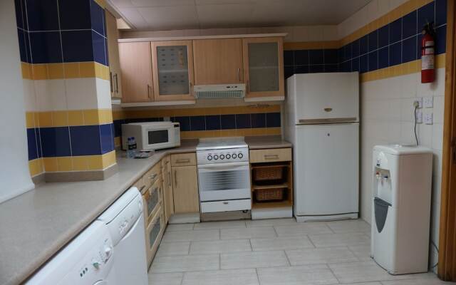 Elite Five Apartments