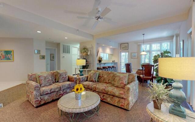 7655 Huntington Villas