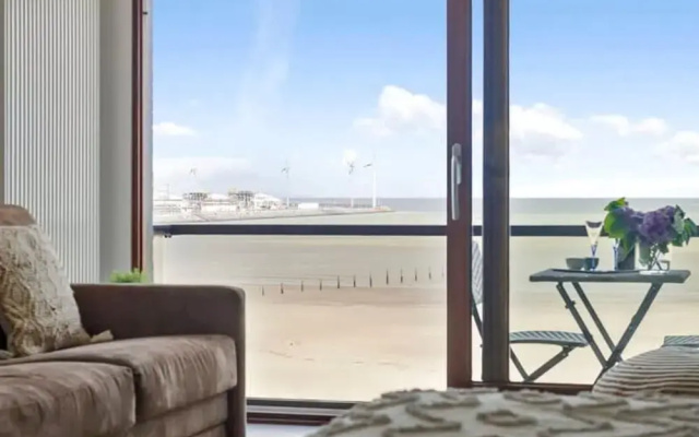 Beautiful Studio With Stunning Seaview and Terrace