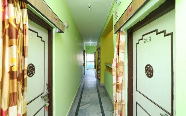 OYO 22892 Hotel Divine