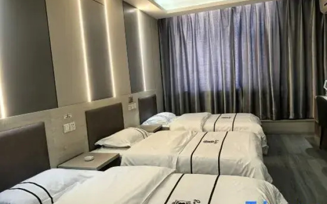 Super 8 Hotel (Bayaner Railway Station Victory)