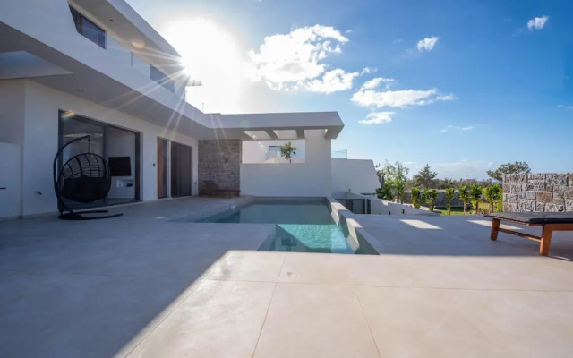 Aethra Deluxe Villa With Pool 700m From Beach