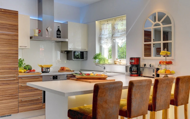 Villa in Novigrad With Pool Near Beach