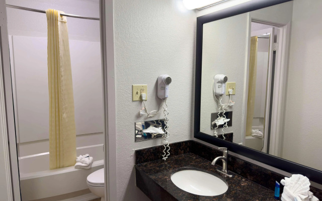 Americas Best Value Inn Austin University