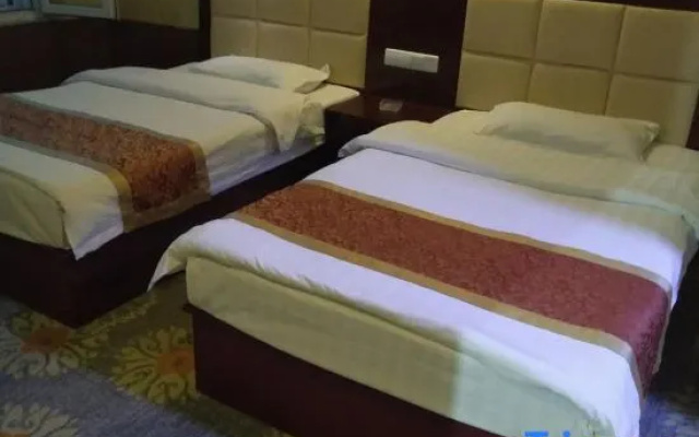 Huangqi Amulun Business Hotel